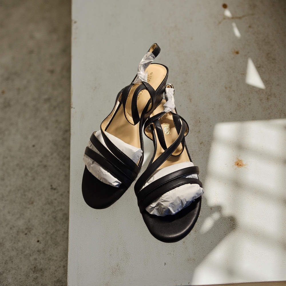 New Size 8 Dream Pairs Black Sandals with Strappy Design